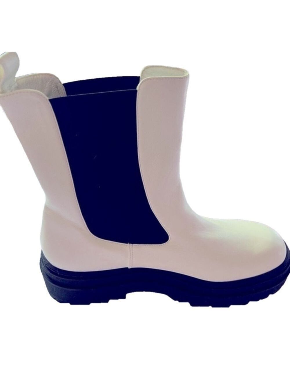 Good American Chelsea Boot White Leather Women 10.5 Lug
Sole New + Dust Bag NWOT